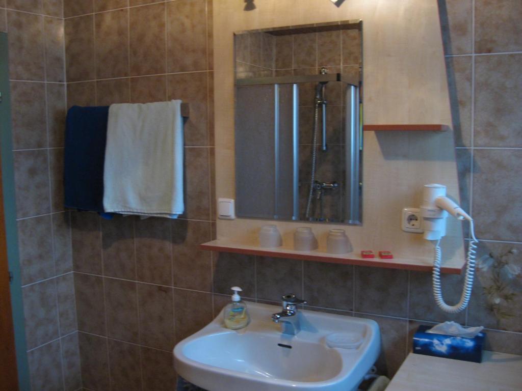 Braeuhaus Appartements باد كلينكيرشهايم الغرفة الصورة